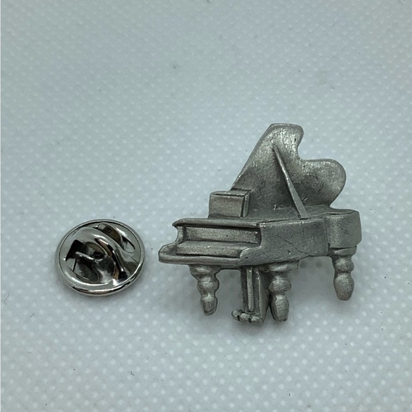 Grand Piano Silver Tone Pin Pewter? - Picture 2 of 3